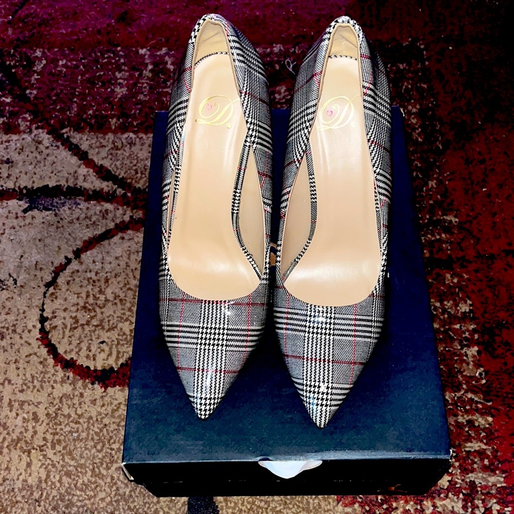 Plaid 4 inch Heels Size 7 1/2